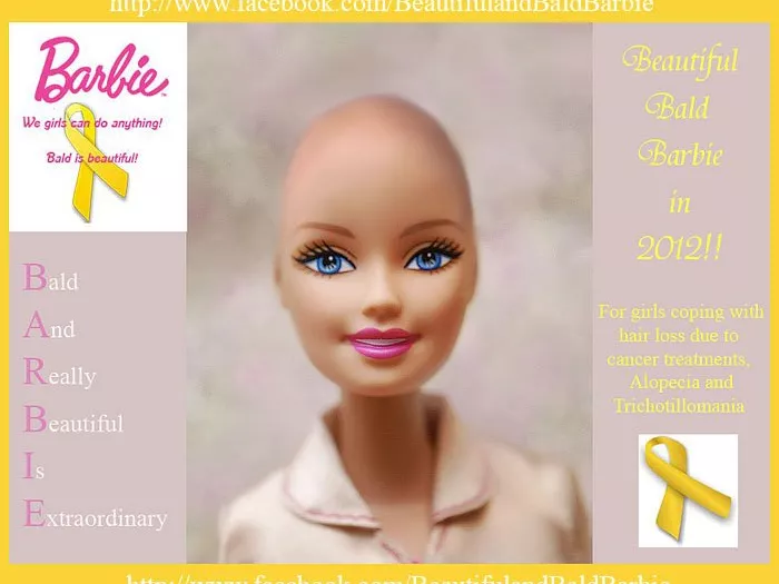 Vágjuk kopaszra Barbie baba fejét!