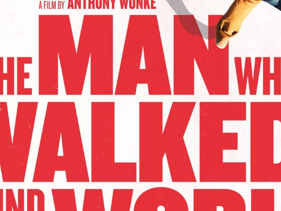 Szétlőtt iraki panorámával és egy egykori CIA-tiszt anekdotájával indít a Johnnie Walker dokumentumfilm