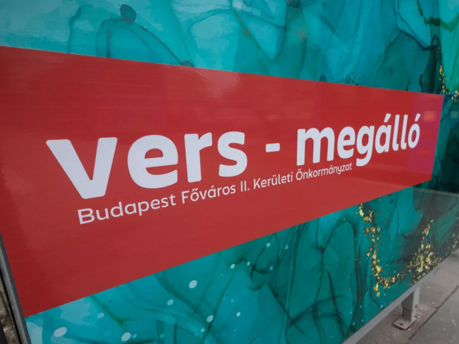 Gombnyomásra kaphatsz verset a II. kerületben