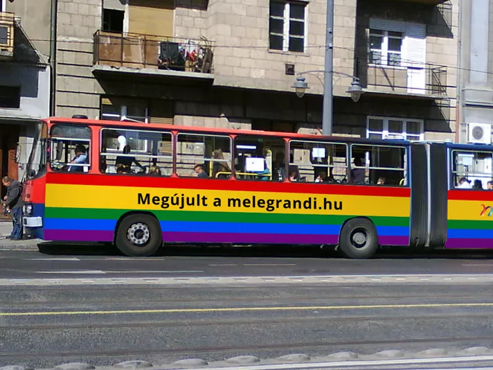 Jogi vita a nem engedélyezett melegreklám miatt