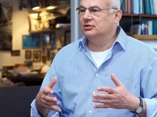 Bruck Gábor: A Momentum érti a sebezhetőség erejét