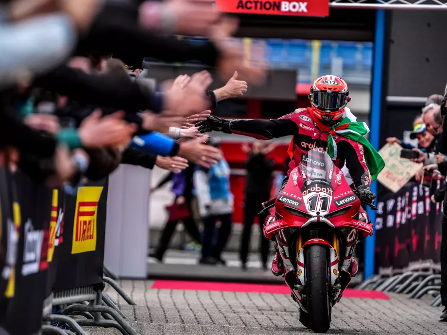 Helyszíni
stábbal közvetíti az ARENA4 és a NET4+ a Superbike Magyar Nagydíjat