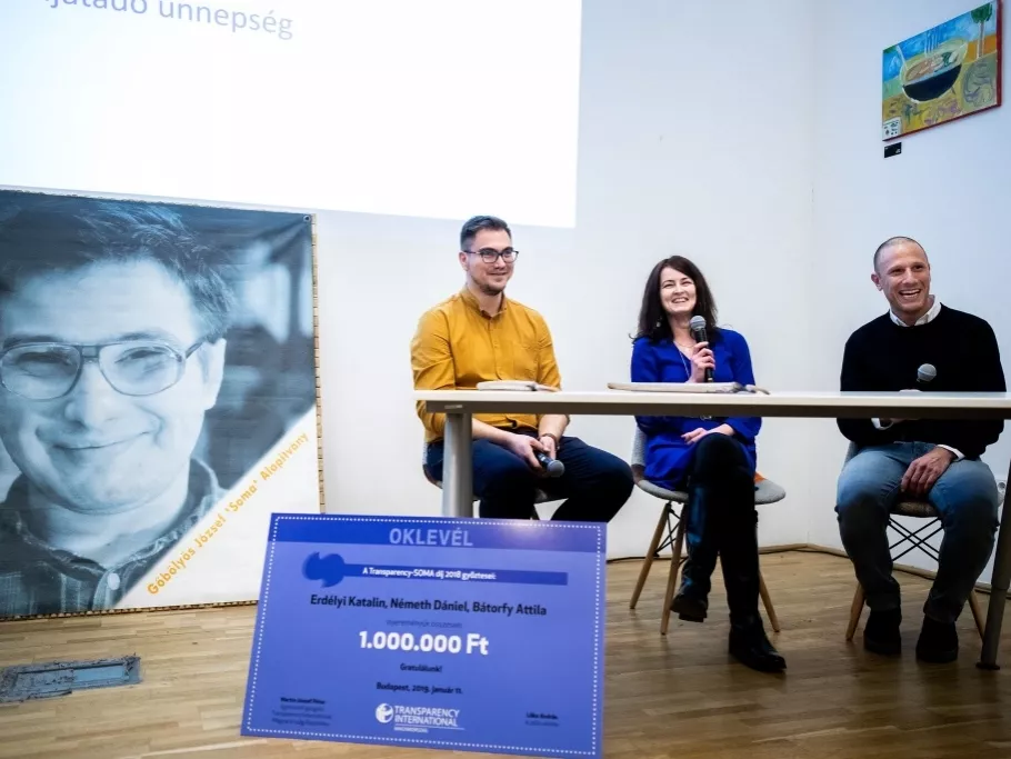 „Minket nem kitiltottak, meg sem hívtak Orbán Viktor sajtótájékoztatójára”