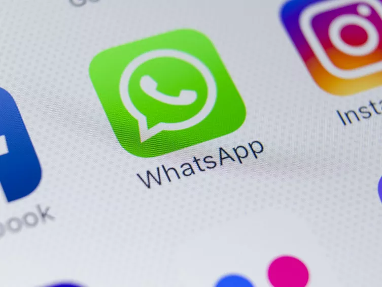 A Facebook nevére veszi az Instagramot és a WhatsAppot