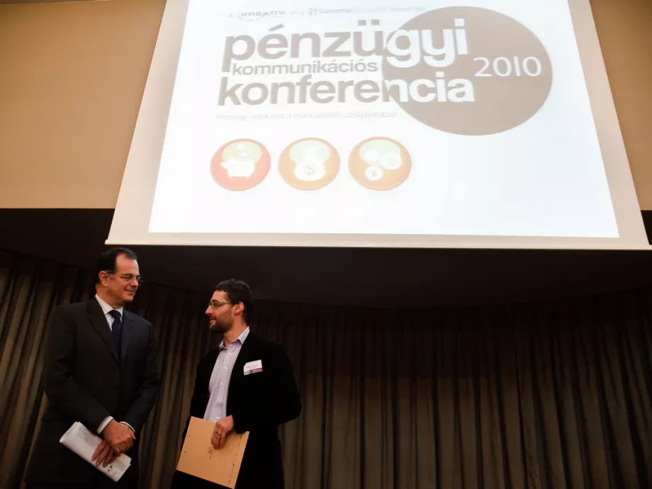 A bankreklámok nem mozgatnak