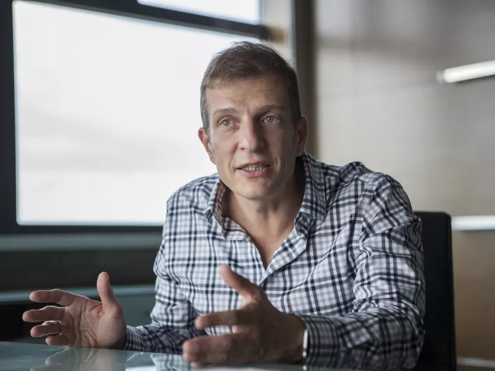 Kolosi: „Örülnék, ha a konkurensünk bátrabb, kreatívabb és etikusabb lenne”
