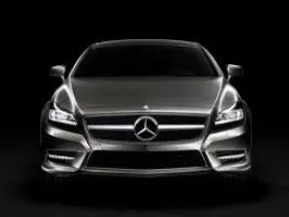 Tenderkavarás a Mercedesnél