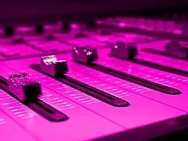 Sok Vangelis és Richard Clayderman