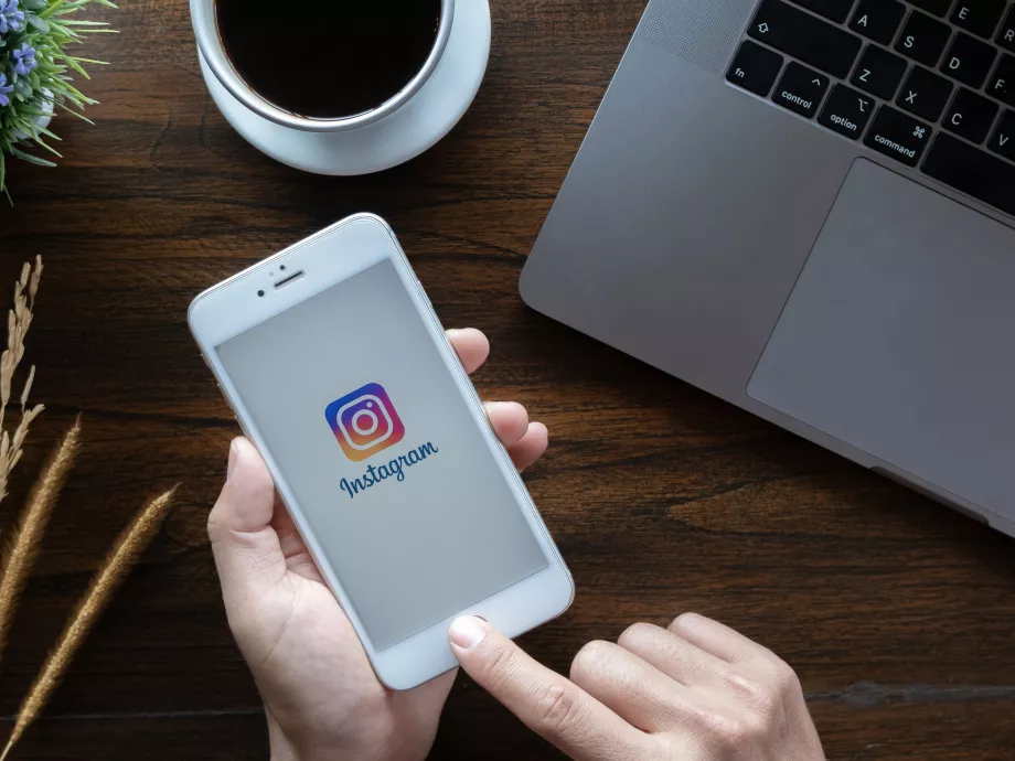 Kényszerreklámot vezet be az Instagram: nem enged görgetni, amíg meg nem nézed a hirdetést