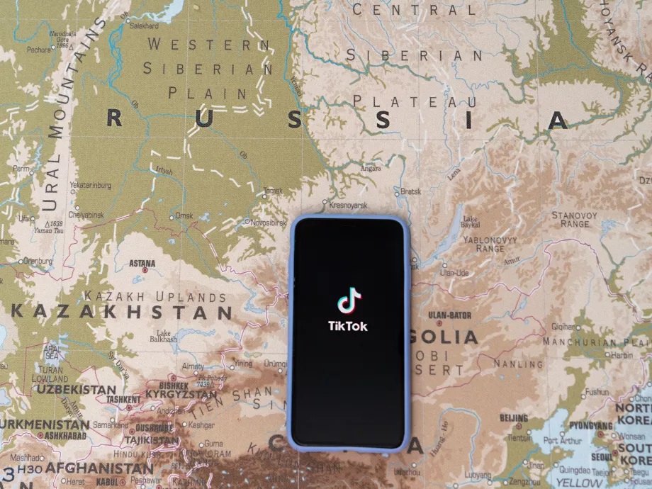 A Facebook után a TikTok is beintett az orosz állami propagandagépezetnek