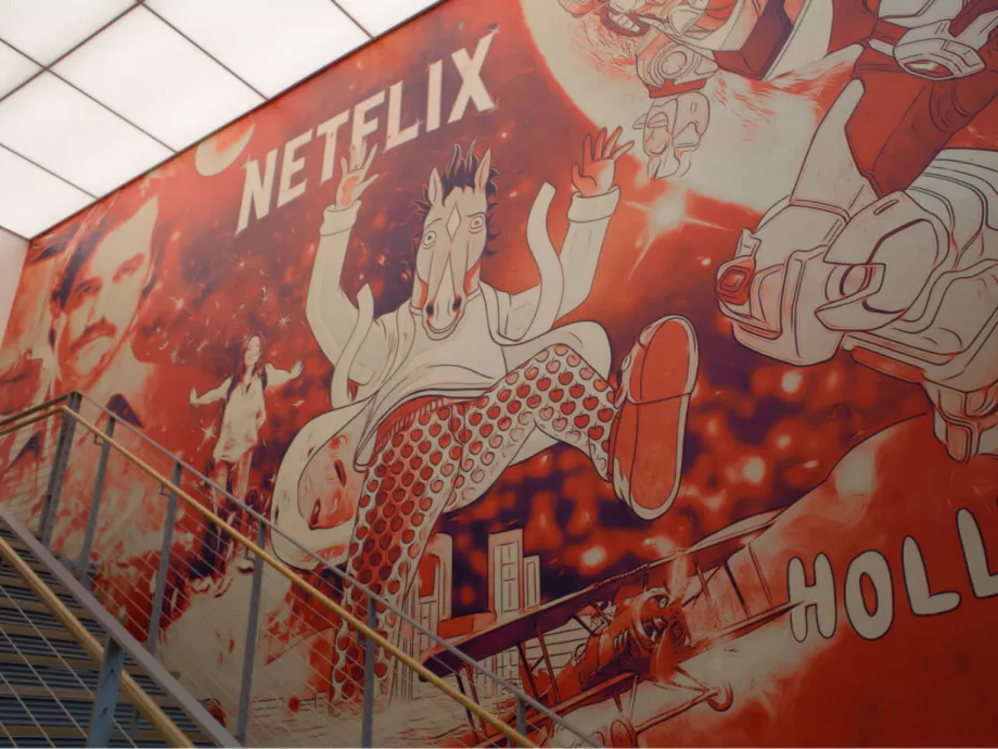 Még nem bünteti, de már figyelmezteti a Netflix a jelszó megosztókat