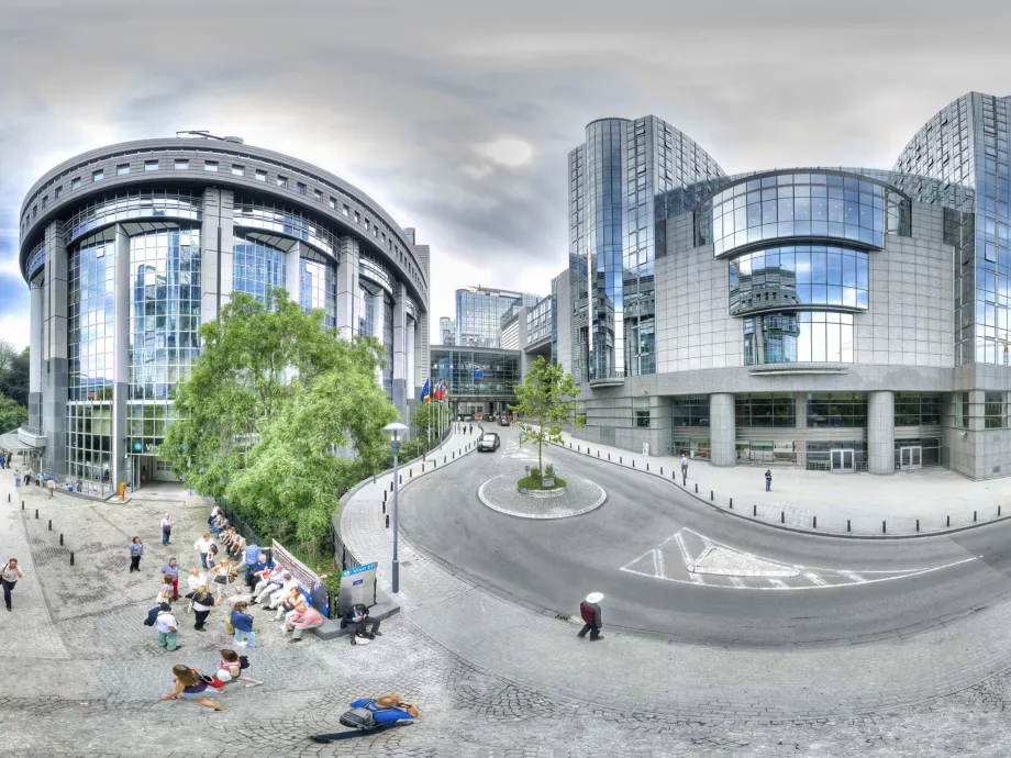 Ez volt 2024 április – EP kalandok, pénzszóró influenszer vs Pamkutya, Kreatív KultNap