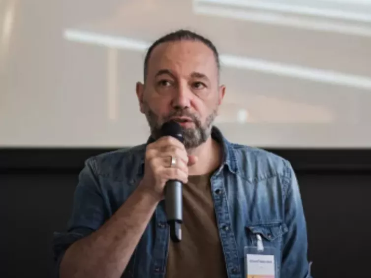 Tévésztárok és influenszerek: átjárás mindkét irányba