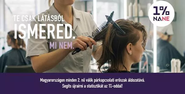 A person getting her hair done

AI-generated content may be incorrect.